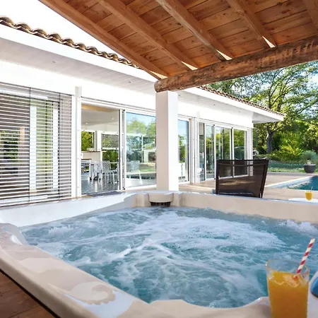 Domaine De Monteils Holiday home Carnas