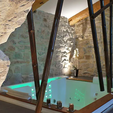 Дом отдыха Domaine De Monteils *