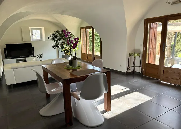 Domaine De Monteils Carnas